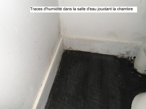 traces d'humidite dans la salle d'eau